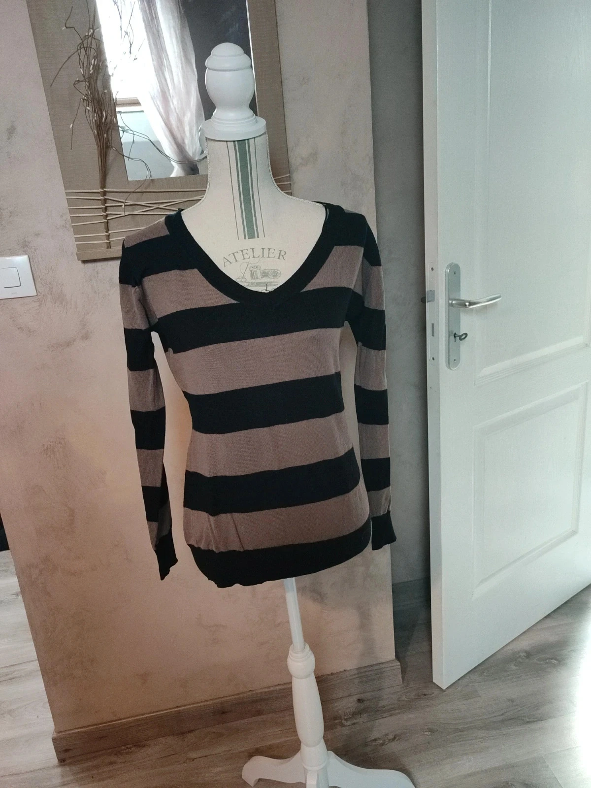 Women's sweater size 2 – photo 3